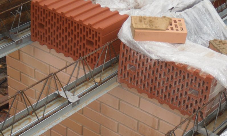 Монтаж керамических блоков в несъемную опалубку перекрытия МАРКО