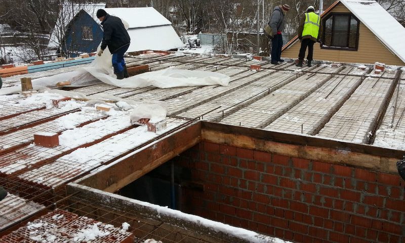 Подготовка к зимнему бетонированию сборно-монолитного перекрытия МАРКО