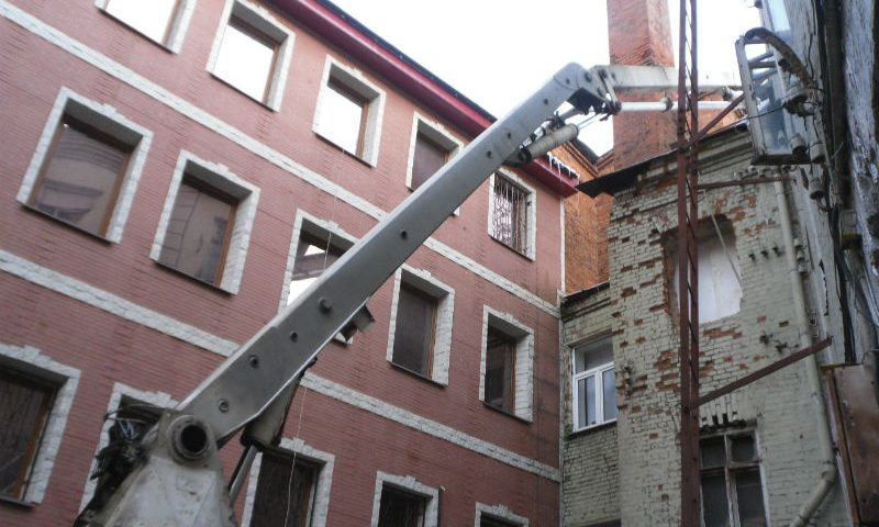 Подача бетона через крышу здания