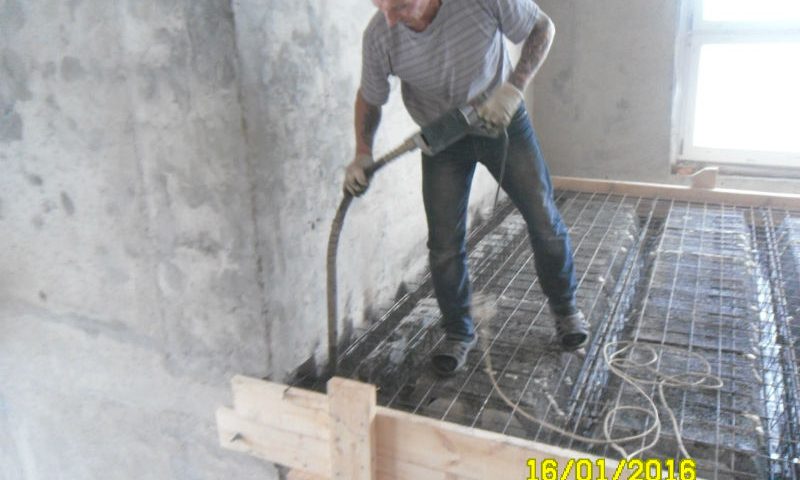 Виброуплотнение бетона в опалубке сборно-монолитного перекрытия МАРКО