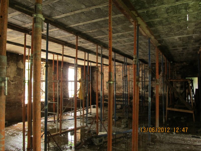 Состояние перекрытий второго этажа через несколько минут после завершения бетонирования